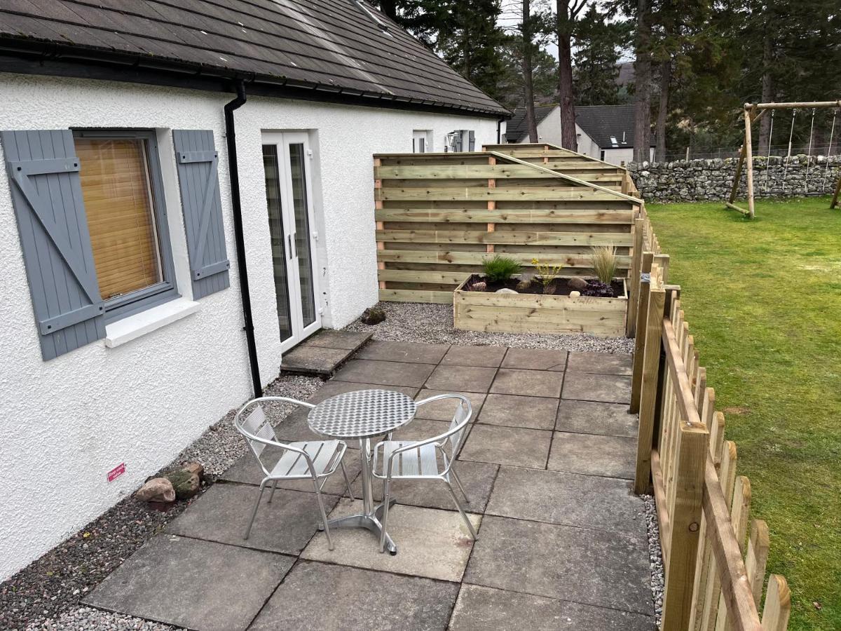 Highland Holiday Cottages นิวตันมอร์ ภายนอก รูปภาพ