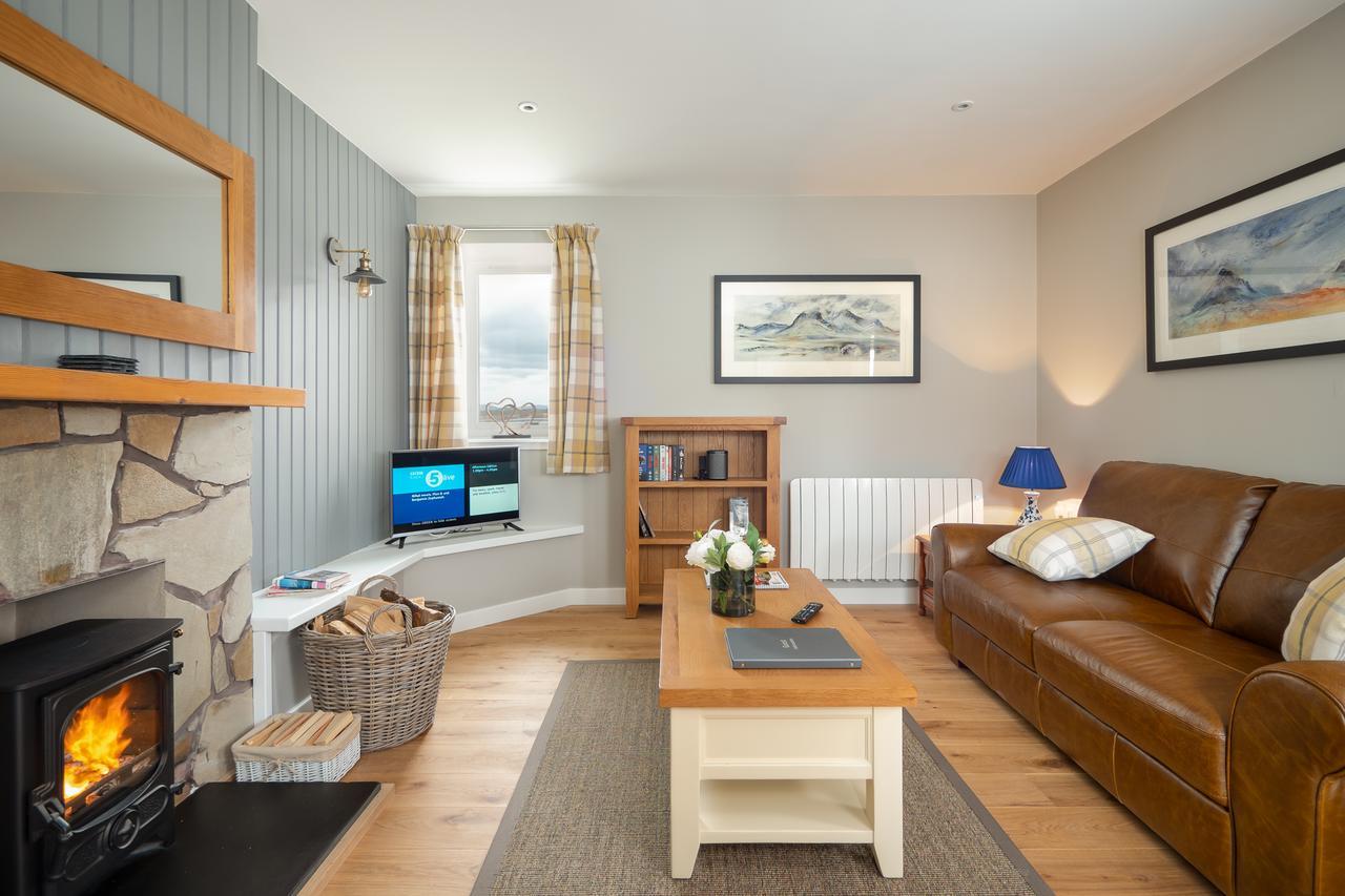 Highland Holiday Cottages นิวตันมอร์ ภายนอก รูปภาพ